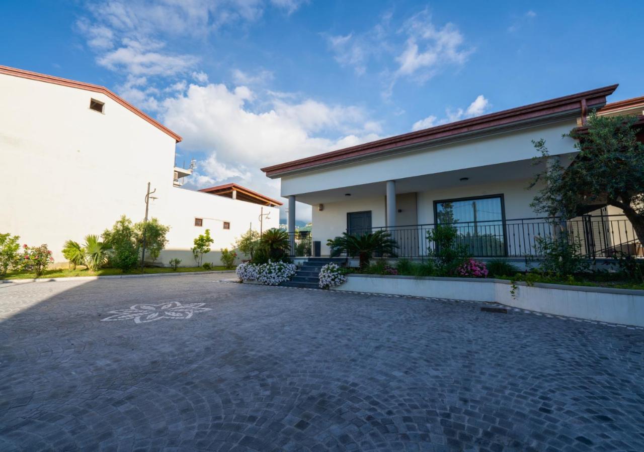 Villa Dei Cesari Bed & Breakfast Santa Maria La Carita Экстерьер фото